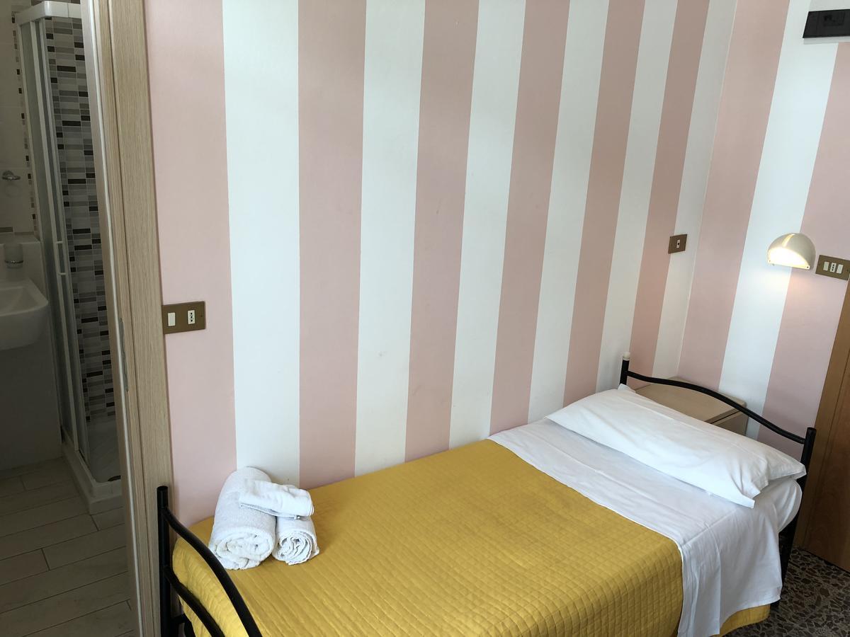 Beach Hotel Clerice ริมินี ภายนอก รูปภาพ