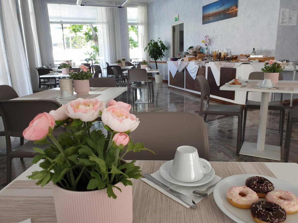 Beach Hotel Clerice ริมินี ภายนอก รูปภาพ